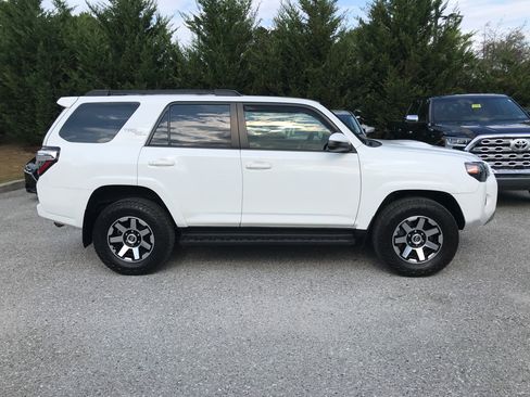 Used 2020 Toyota 4Runner TRD Off-Road image 8