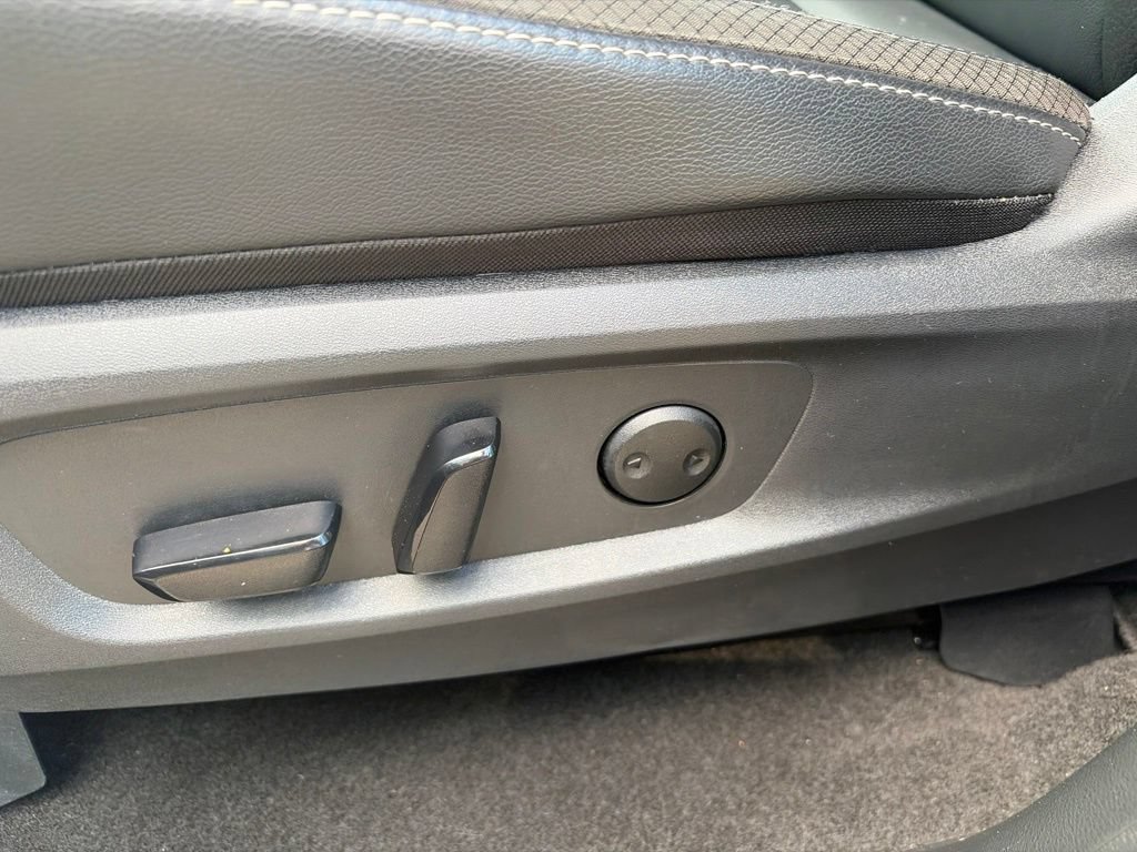 Used 2025 Nissan Pathfinder SL AWD/4WD image 21