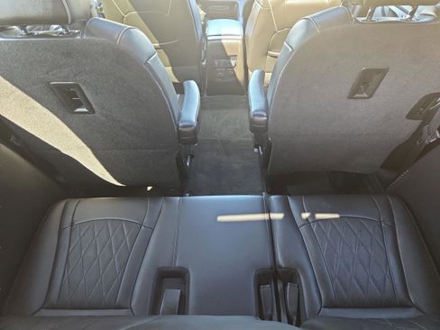 Used 2022 Buick Enclave Avenir w/ Avenir Technology Package image 12