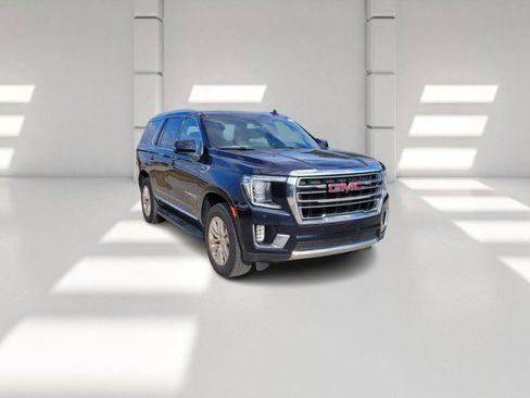 Used 2022 GMC Yukon SLT w/ SLT Luxury Package image 3