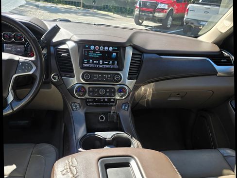 Used 2018 Chevrolet Tahoe LT image 16