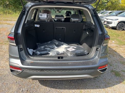 New 2025 Volkswagen Taos SE image 10