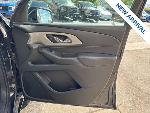 Used 2020 Chevrolet Traverse LT image 10