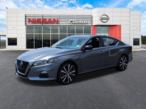 Used 2022 Nissan Altima 2.5 SR FWD image 7