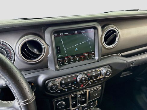 Used 2022 Jeep Gladiator Rubicon w/ Dual Top Group AWD/4WD image 18