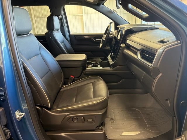 Used 2025 GMC Yukon Elevation AWD/4WD image 28