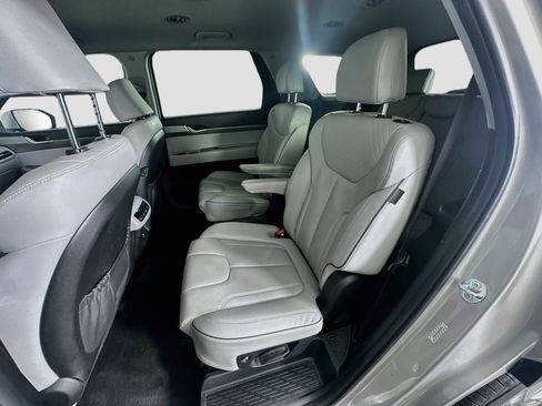Used 2024 Hyundai Palisade SEL FWD image 29