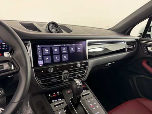 Certified 2026 Porsche Macan Turbo AWD/4WD image 24
