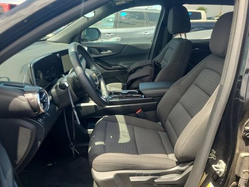 Used 2025 Chevrolet Equinox LT FWD image 5