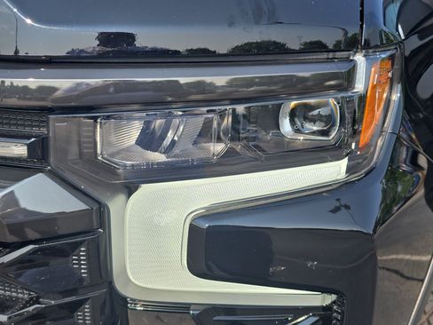 Used 2025 Chevrolet Silverado 1500 ZR2 w/ Technology Package AWD/4WD image 32