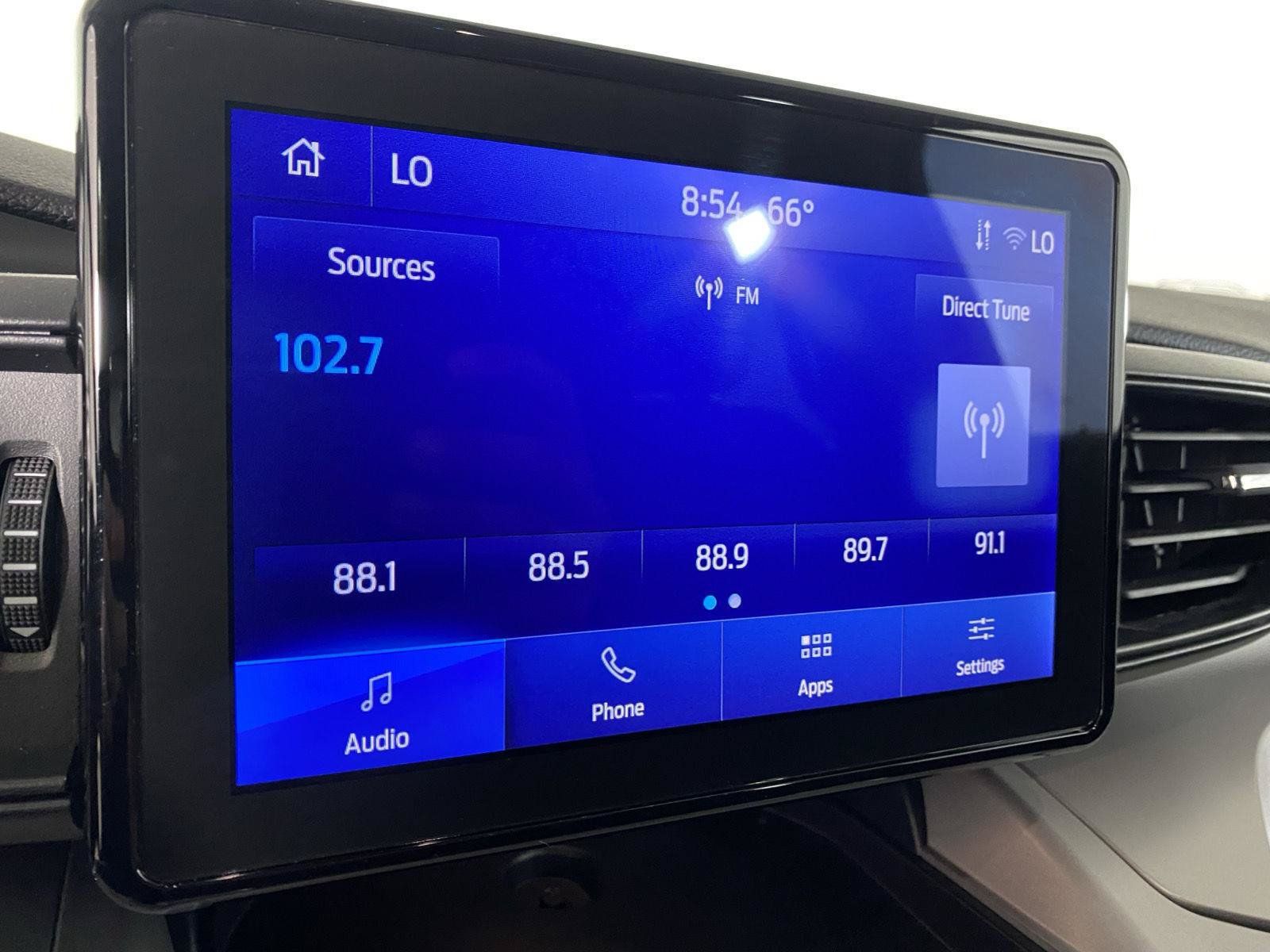Used 2024 Ford Explorer XLT AWD/4WD image 11
