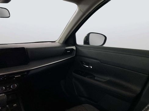 Used 2025 Nissan Kicks SV image 20