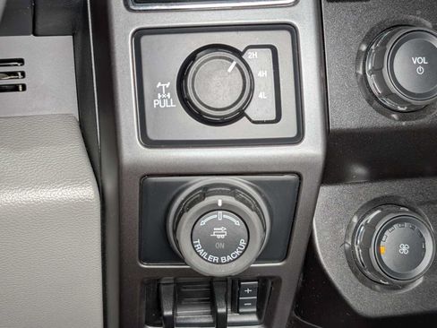 Used 2020 Ford F150 XLT w/ Equipment Group 302A Luxury AWD/4WD image 32