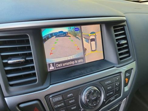 Used 2017 Nissan Pathfinder SL w/ SL Tech Package image 21