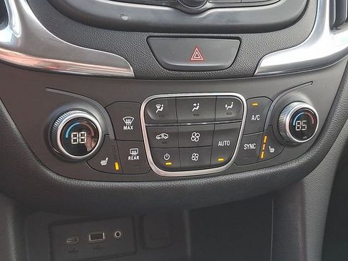 Used 2019 Chevrolet Equinox LT image 16