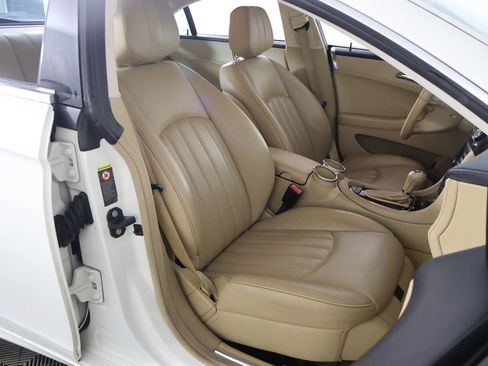 Used 2007 Mercedes-Benz CLS 550 image 27