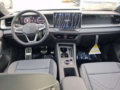 New 2026 Volkswagen Tiguan SE R-Line FWD image 6