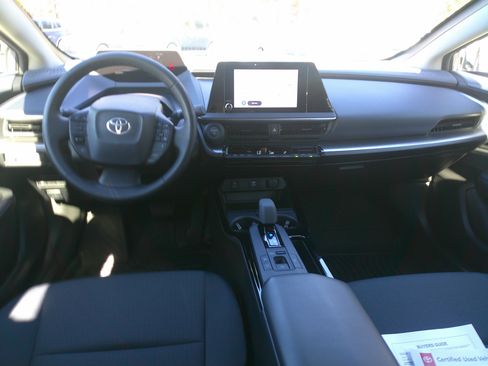 Used 2024 Toyota Prius LE image 30