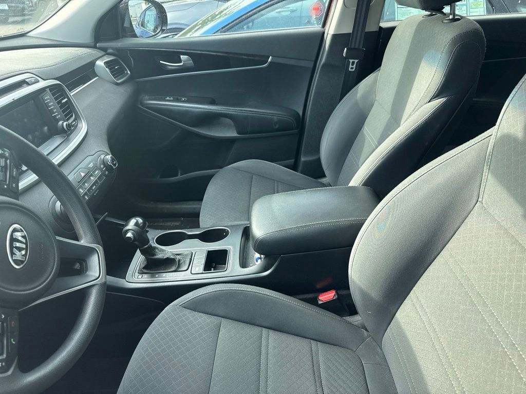 Used 2018 Kia Sorento FWD image 5