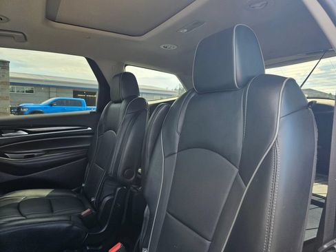 Used 2019 Buick Enclave Avenir w/ Avenir Technology Package AWD/4WD image 18