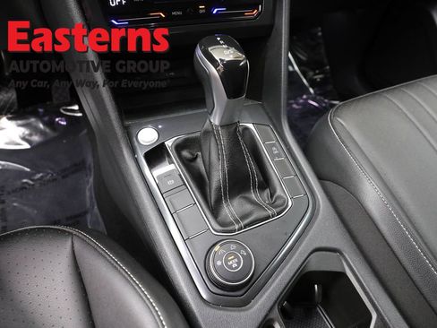 Used 2023 Volkswagen Tiguan SE AWD/4WD image 12