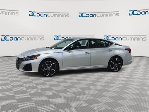Used 2024 Nissan Altima 2.5 SR FWD image 4