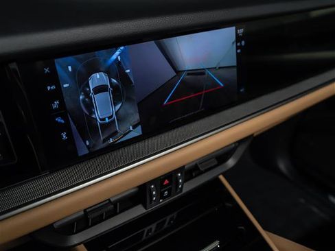 Certified 2025 Porsche Cayenne AWD/4WD image 28