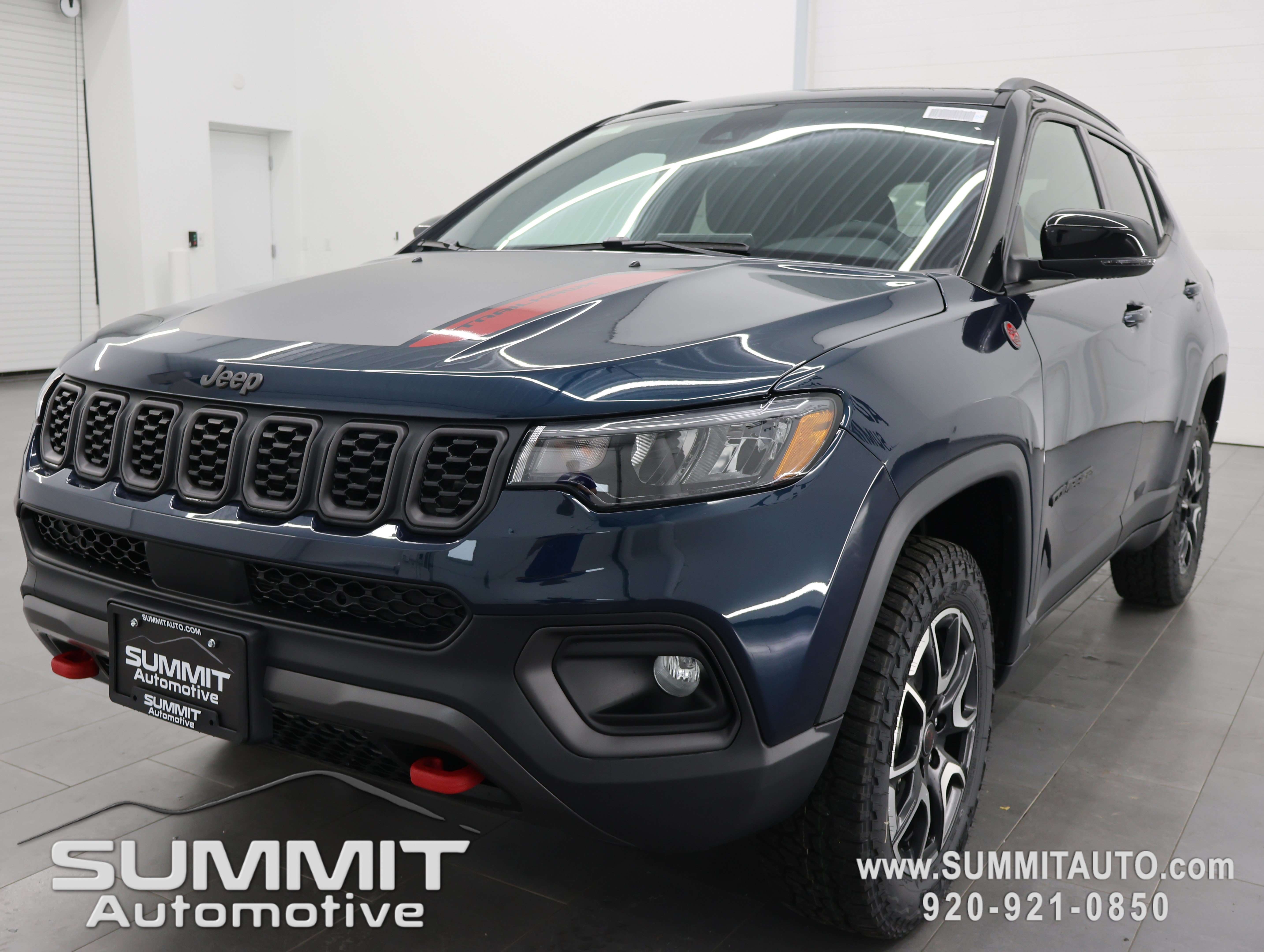 New 2026 Jeep Compass Trailhawk w/ Sun, Sound & Navigation Group AWD/4WD image 7