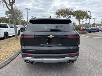 Certified 2025 Chevrolet Traverse LT