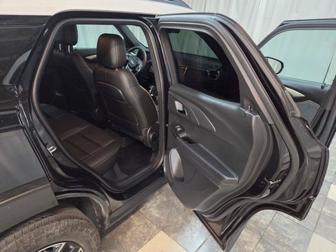 Used 2025 Chevrolet TrailBlazer ACTIV w/ Convenience Package FWD image 12