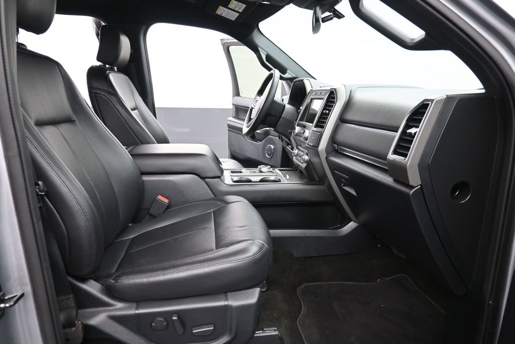 Used 2020 Ford Expedition XLT w/ Equipment Group 202A RWD image 30