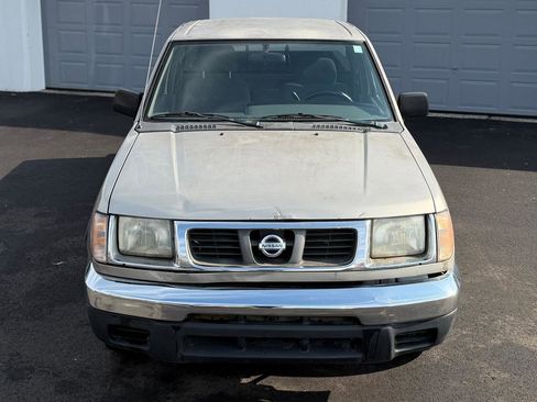 Used 2000 Nissan Frontier XE image 3