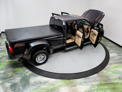 Used 2015 Ford F450 King Ranch w/ King Ranch Chrome Package image 37