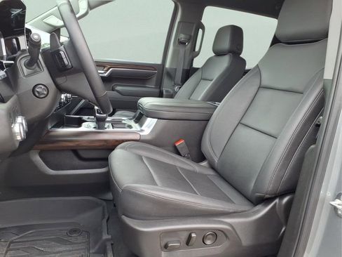 Used 2025 GMC Sierra 1500 SLT RWD image 12