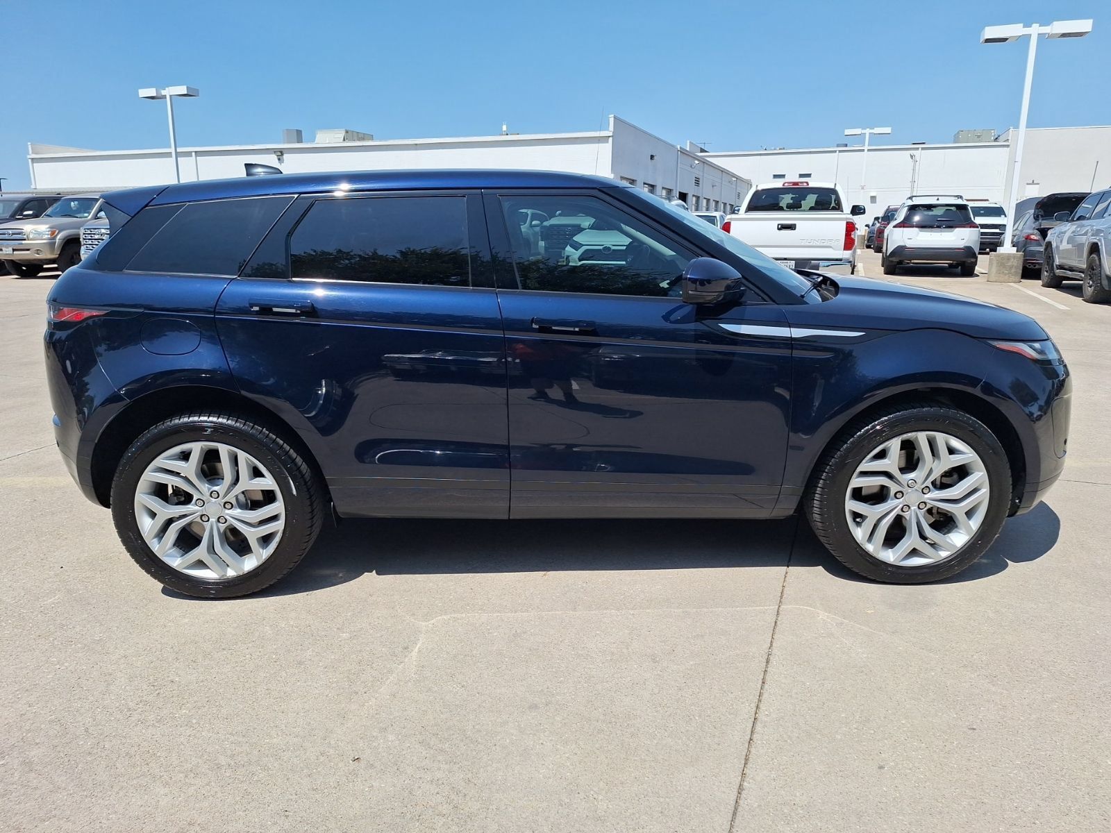 Used 2023 Land Rover Range Rover Evoque SE AWD/4WD image 7