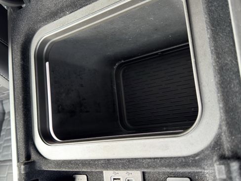 Used 2022 Cadillac Escalade ESV Premium Luxury Platinum w/ Heavy-Duty Trailer Package image 75