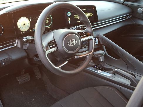 Certified 2024 Hyundai Elantra SEL image 15