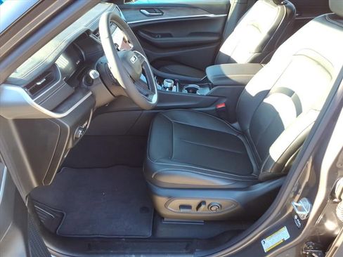 New 2025 Jeep Grand Cherokee L Limited image 11