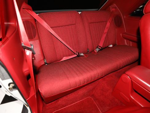 Used 1992 Ford Mustang GT RWD image 42