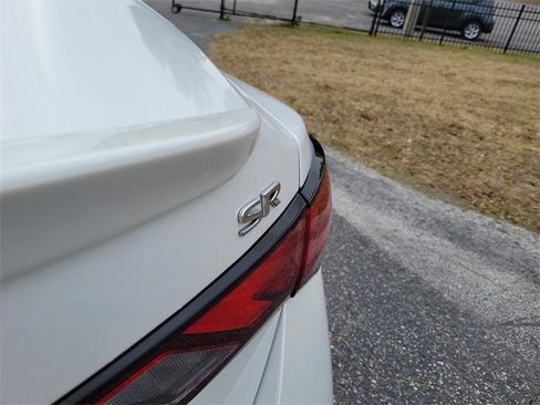 Used 2023 Nissan Sentra SR w/ SR Premium Package image 7