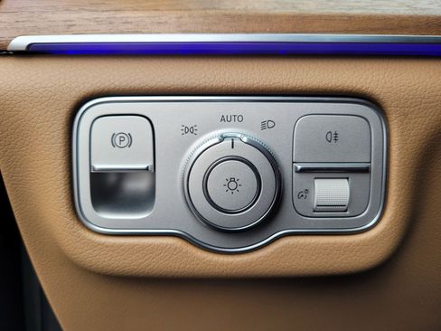 Used 2025 Mercedes-Benz GLS 450 4MATIC image 22