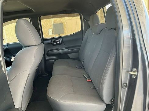 Used 2017 Toyota Tacoma TRD Sport w/ Premium & Technology Package RWD image 13