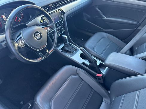 Used 2020 Volkswagen Passat 2.0T SE image 4