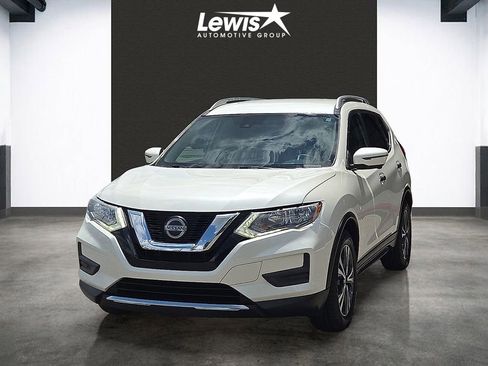 Used 2019 Nissan Rogue SV w/ Premium Package FWD image 1