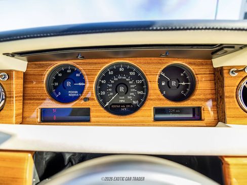 Used 2010 Rolls-Royce Phantom Drophead Coupe RWD image 57