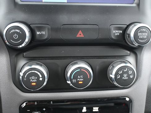 Used 2024 RAM 2500 Big Horn AWD/4WD image 19