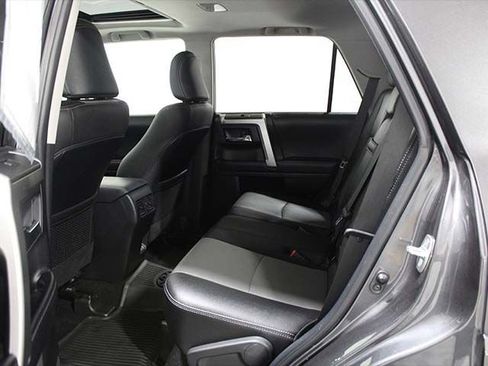 Used 2022 Toyota 4Runner SR5 Premium w/ Moonroof Package AWD/4WD image 17