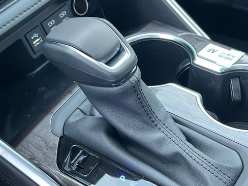 New 2025 Toyota Highlander XLE image 19