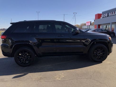 Used 2021 Jeep Grand Cherokee Laredo X image 6