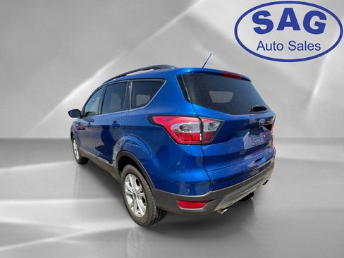 Used 2017 Ford Escape SE w/ Equipment Group 201A FWD image 4